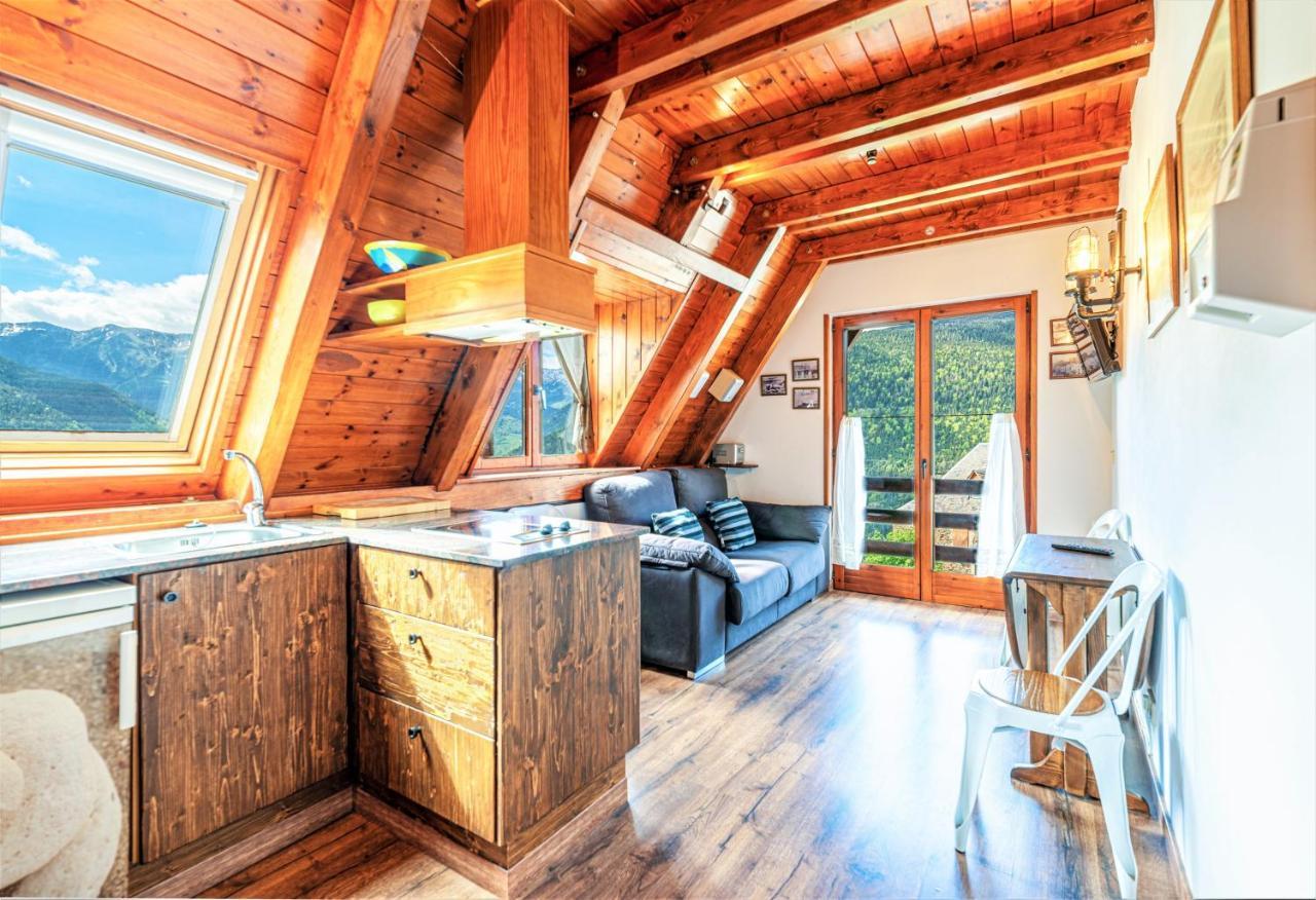 Apartamentos Aran Montcorbau Exteriör bild