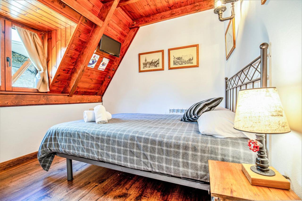 Apartamentos Aran Montcorbau Exteriör bild