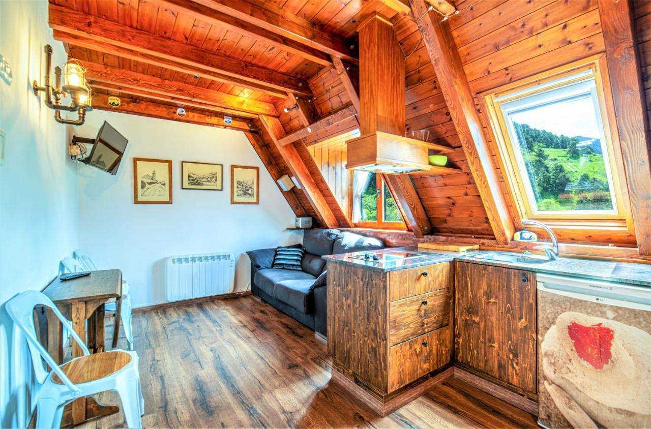 Apartamentos Aran Montcorbau Exteriör bild