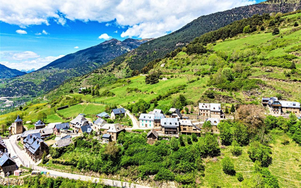 Apartamentos Aran Montcorbau Exteriör bild